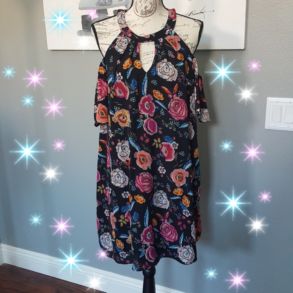 Dress - Picture 4 of 4